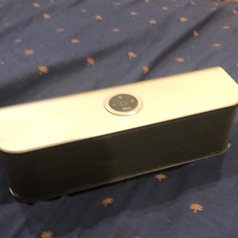 Alluminum Bluetooth portable speaker